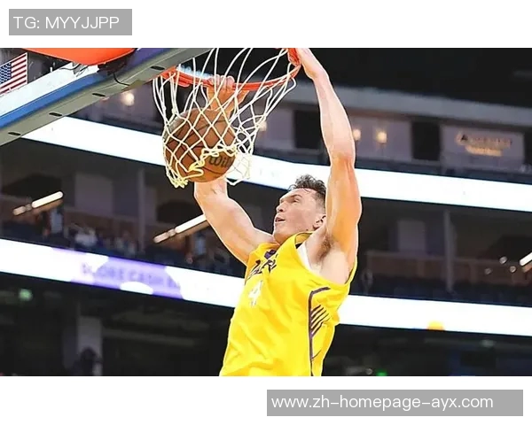 湖人队与热火队激战首场比赛精彩回顾与精彩瞬间分析